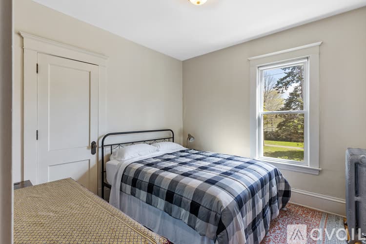 Minneapolis Apartment: 2329 27th Ave S