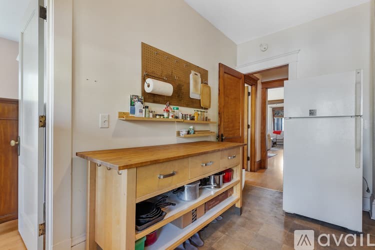Minneapolis Apartment: 2329 27th Ave S