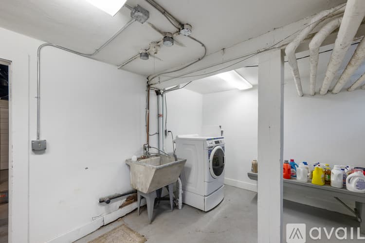 Minneapolis Apartment: 2329 27th Ave S
