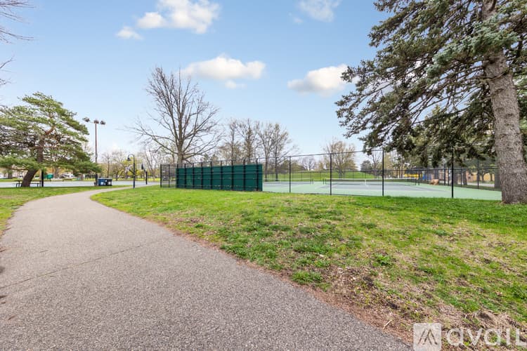 Minneapolis Apartment: 2329 27th Ave S