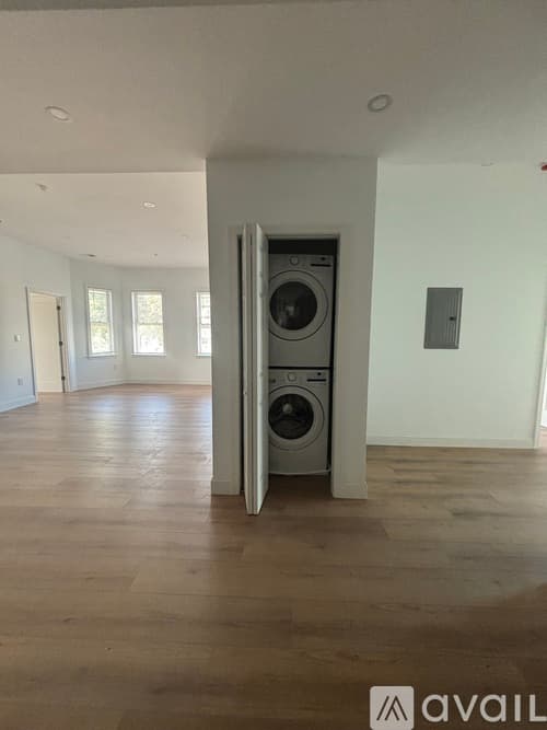 Boston Apartment: 1077 1079 Dorchester Avenue