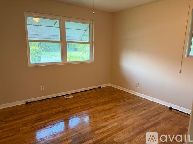 Augusta House: 1216 Dugas St