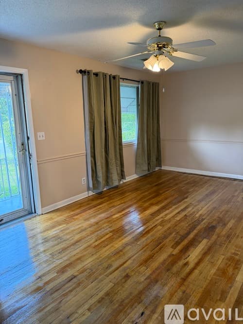 Augusta House: 1216 Dugas St