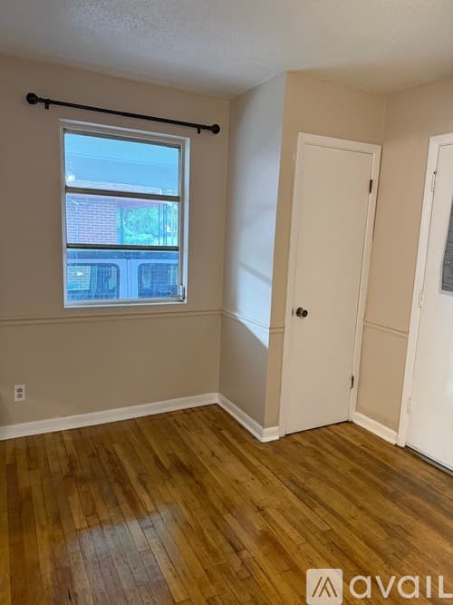 Augusta House: 1216 Dugas St