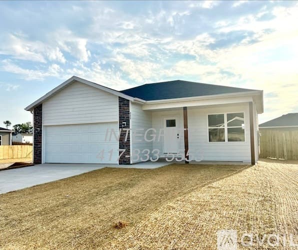 Springfield House: 888 South Spring Hill Avenue