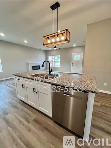 Springfield House: 888 South Spring Hill Avenue
