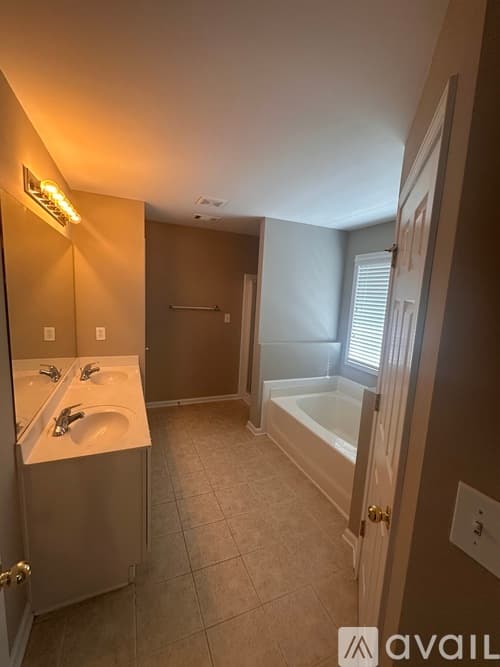 Athens House: 249 Wiltshire Dr