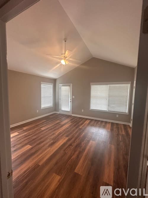 Athens House: 249 Wiltshire Dr