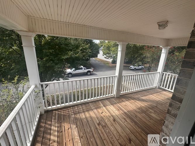 Athens House: 249 Wiltshire Dr