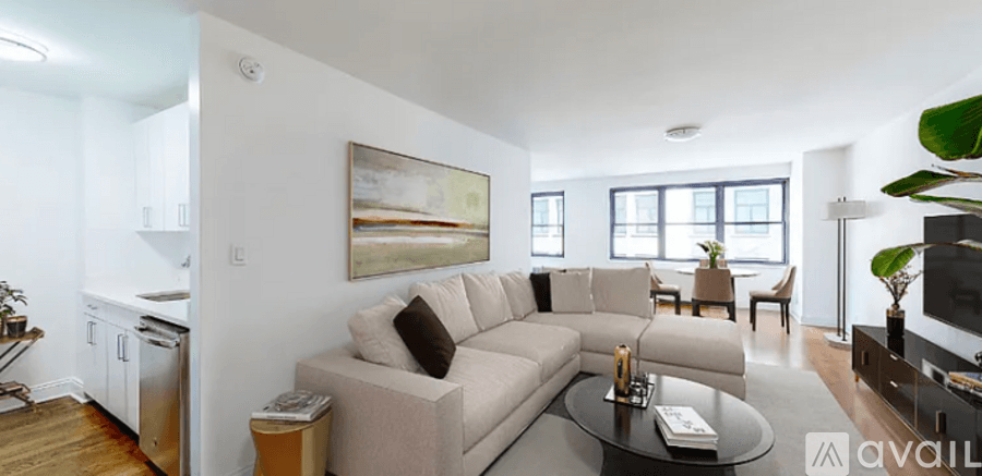 New York Apartment: 92 5th Ave