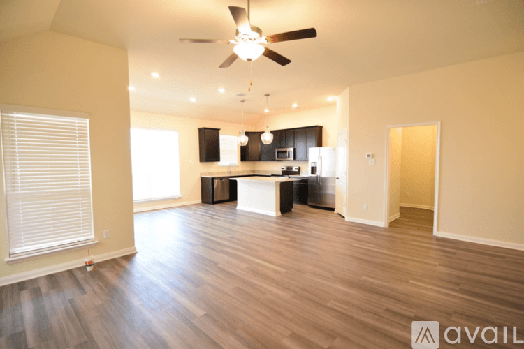 Temple House: 1923 Ashburn Dr