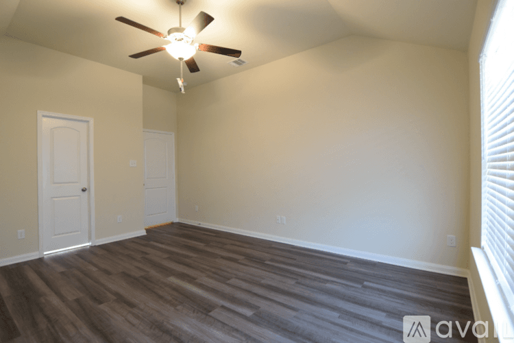Temple House: 1923 Ashburn Dr