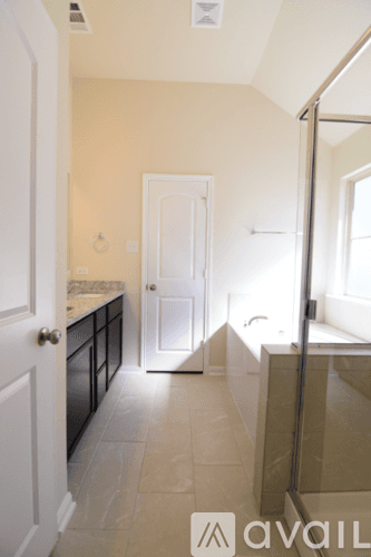 Temple House: 1923 Ashburn Dr