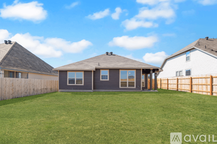 Temple House: 1923 Ashburn Dr