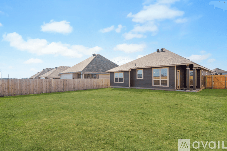 Temple House: 1923 Ashburn Dr