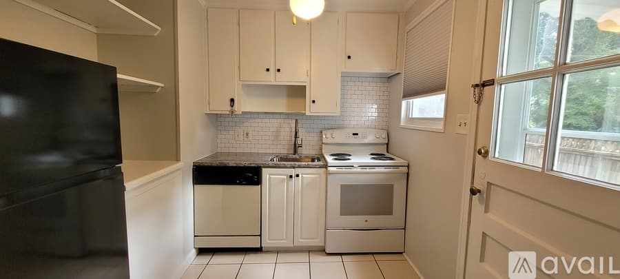 Greensboro Condo: 1805 Villa Dr