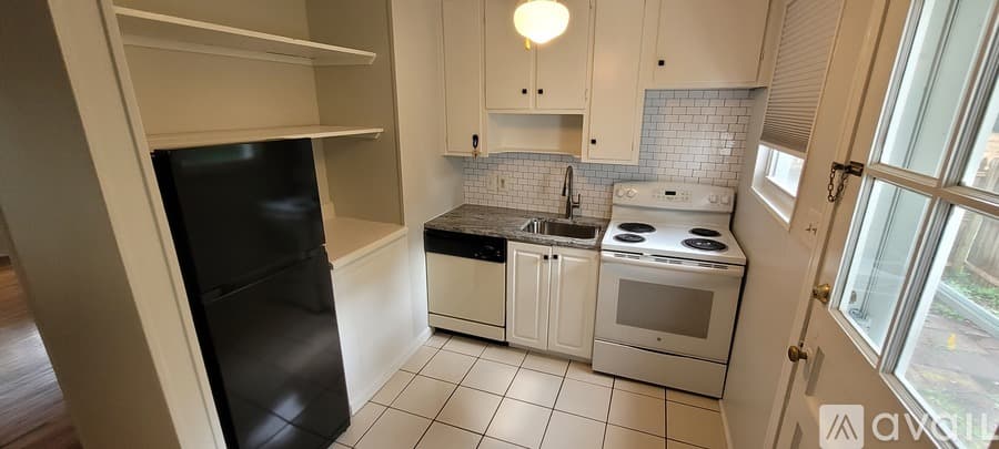 Greensboro Condo: 1805 Villa Dr