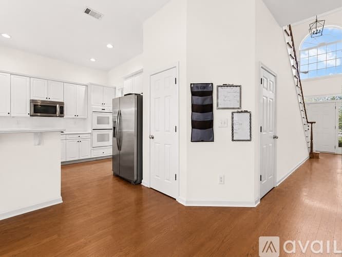 Marietta House: 2208 Snug Harbor Northeast