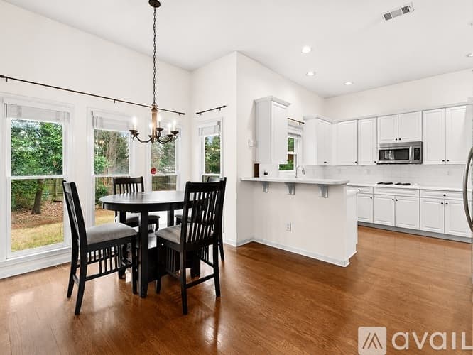 Marietta House: 2208 Snug Harbor Northeast
