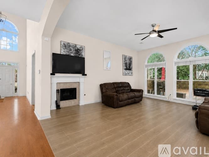 Marietta House: 2208 Snug Harbor Northeast