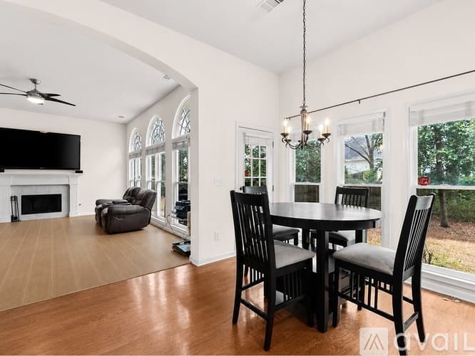 Marietta House: 2208 Snug Harbor Northeast