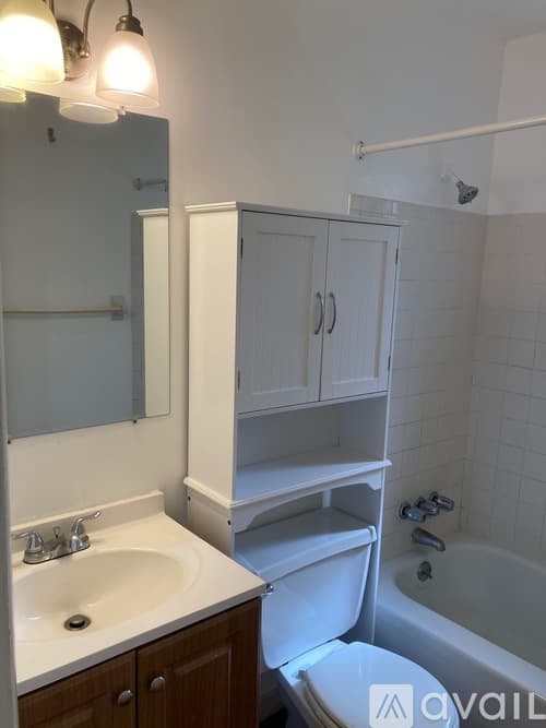 Lantana Apartment: 315 North Lake Drive
