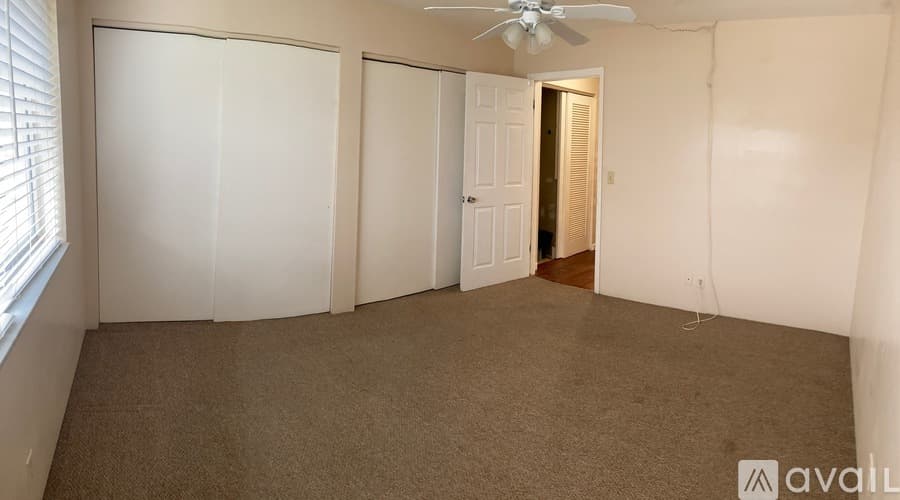 Lantana Apartment: 315 North Lake Drive