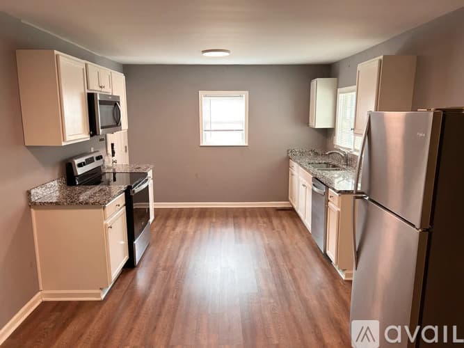Gainesville Townhome: 17 Liberty St