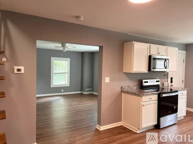 Gainesville Townhome: 17 Liberty St