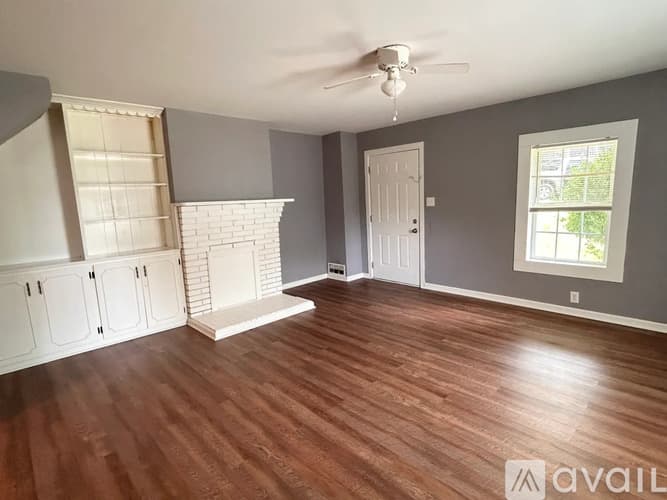 Gainesville Townhome: 17 Liberty St