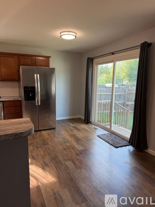 Valley Center House: 630 W Scott St