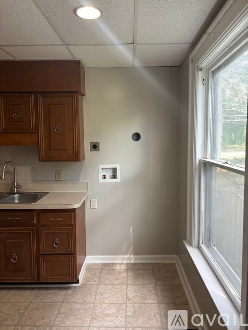 Oneida Apartment: 406 Main Street