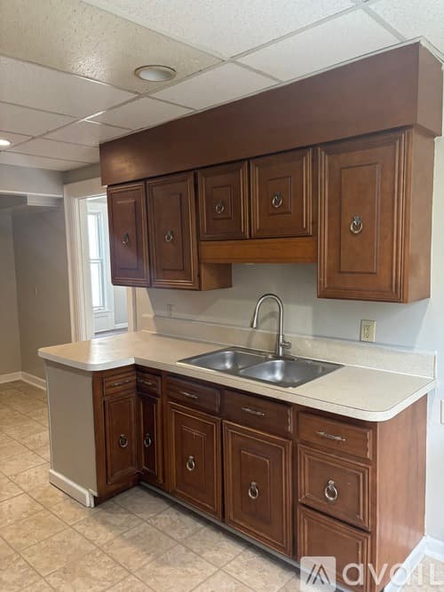 Oneida Apartment: 406 Main Street