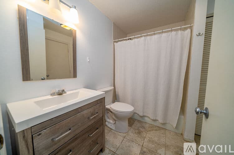 Guilford Condo: 32 Saginaw Trail