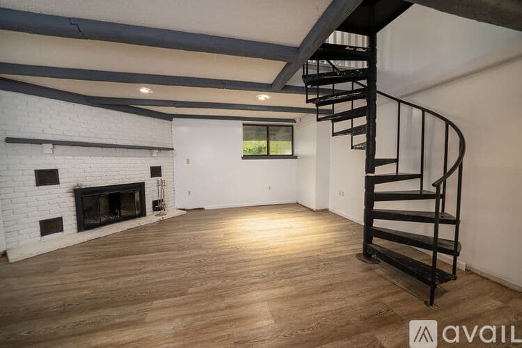 Guilford Condo: 32 Saginaw Trail