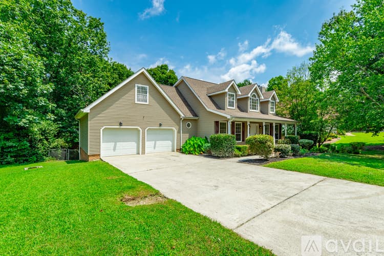 Ooltewah House: 6405 Flag Point Drive