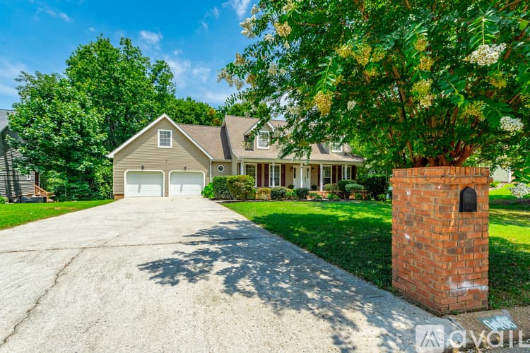 Ooltewah House: 6405 Flag Point Drive
