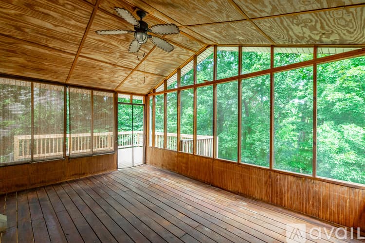 Ooltewah House: 6405 Flag Point Drive