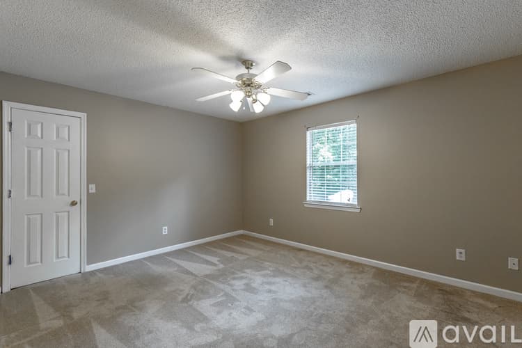 Ooltewah House: 6405 Flag Point Drive