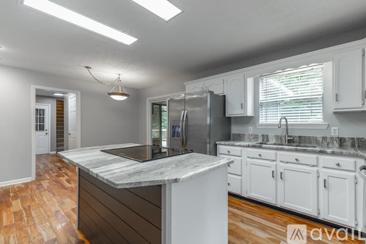 Ooltewah House: 6405 Flag Point Drive