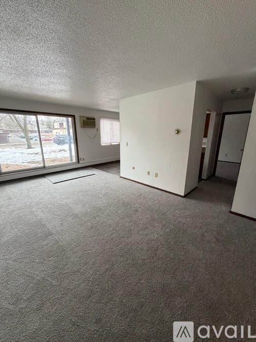 Saint Paul Apartment: 1884 Wilson Avenue