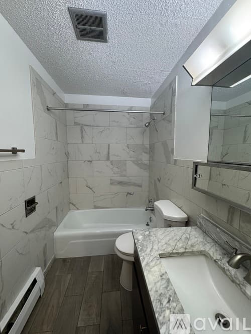 Saint Paul Apartment: 1884 Wilson Avenue
