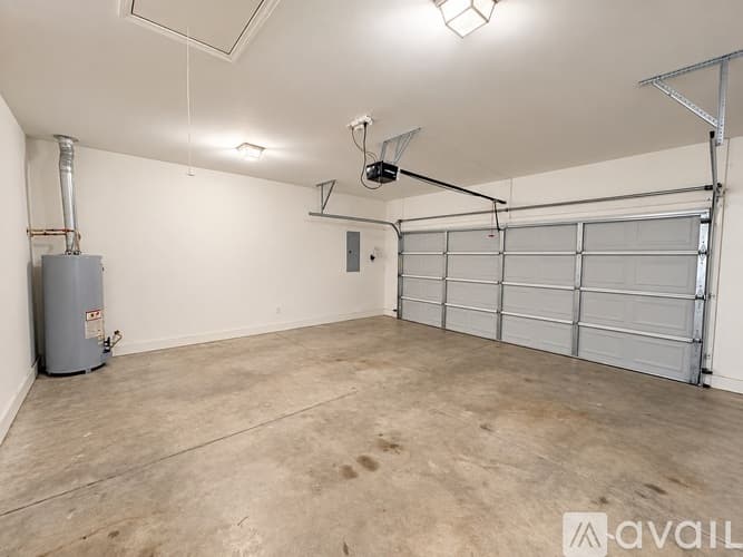 Dothan House: 104 Huron Dr