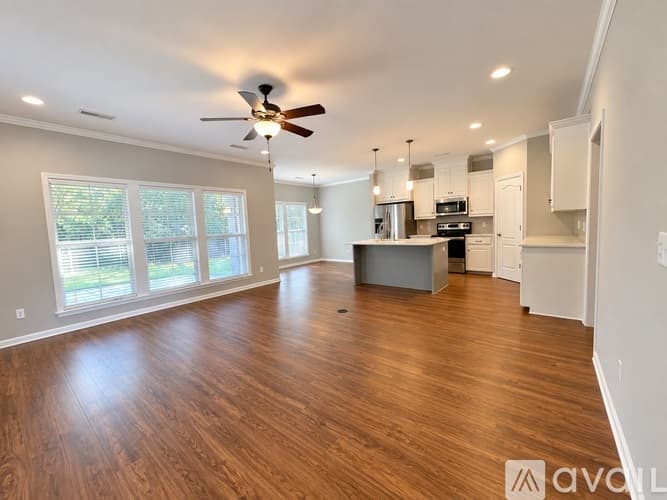 Dothan House: 104 Huron Dr