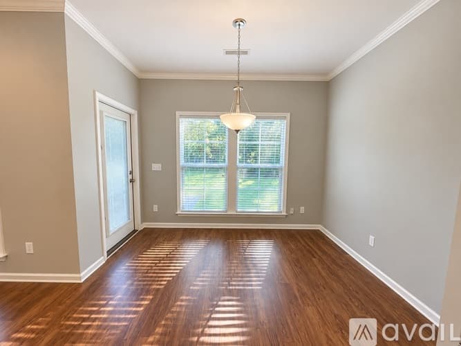 Dothan House: 104 Huron Dr