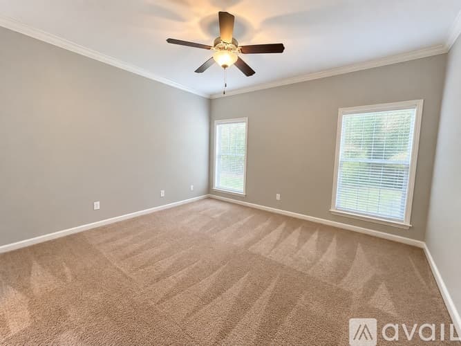 Dothan House: 104 Huron Dr