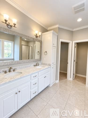 Dothan House: 104 Huron Dr