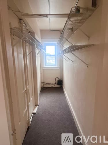 Newport Apartment: 144 Van Zandt Ave
