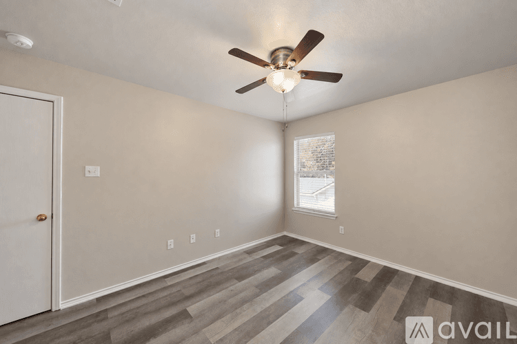 Belton Apartment: 415 E 4th Ave