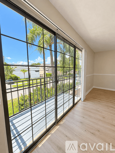 Tampa Apartment: 208 S Habana Ave